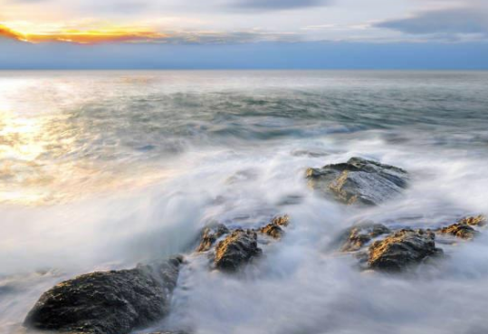 明朝最经典一首词，能与苏轼念奴娇媲美